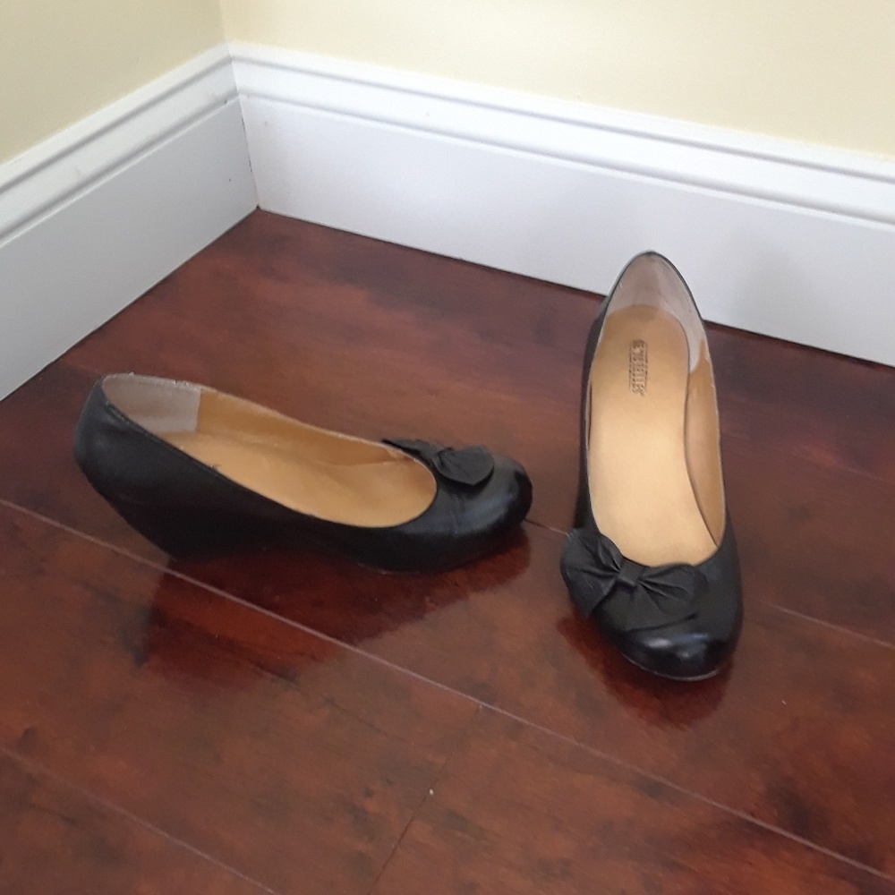 Cute bow detail leather wedges - all items $7